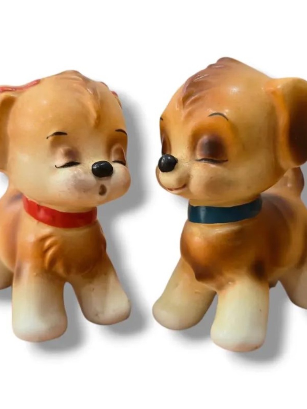 MCM Cheek Kissing Dogs Salt & Pepper Shakers - Picture 10 of 10